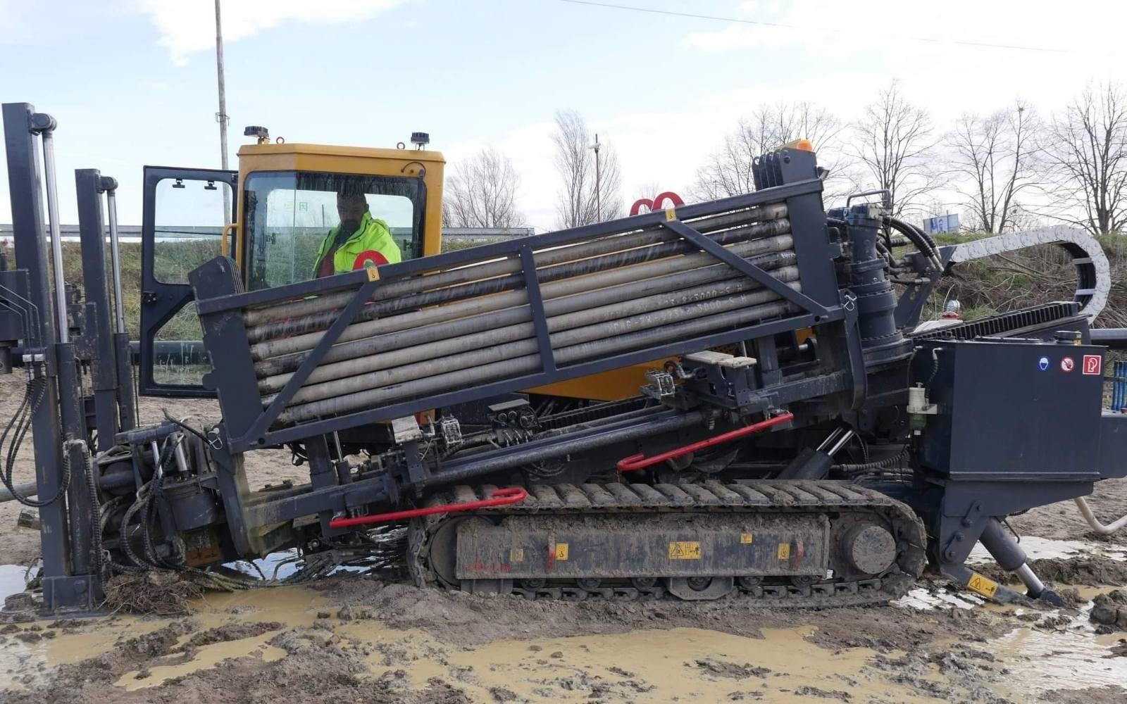 <h3 id="kompletnaponudahddmainaopremealatarezervnihdelovaimaterijalazabuaerastvore">Kompletna ponuda HDD mašina, opreme, alata, rezervnih delova i materijala za bušaće rastvore</h3>
